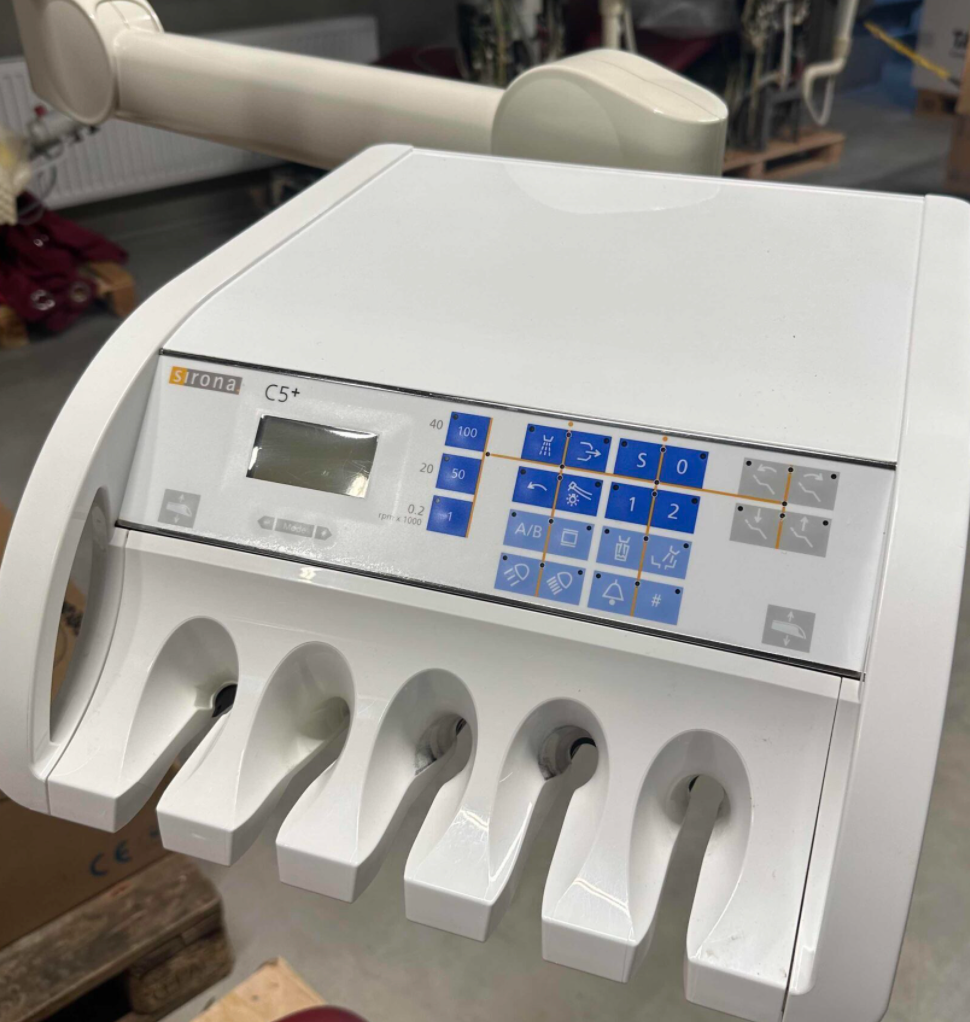 Sirona C5+ Behandlungseinheit mit Amalgamabscheider