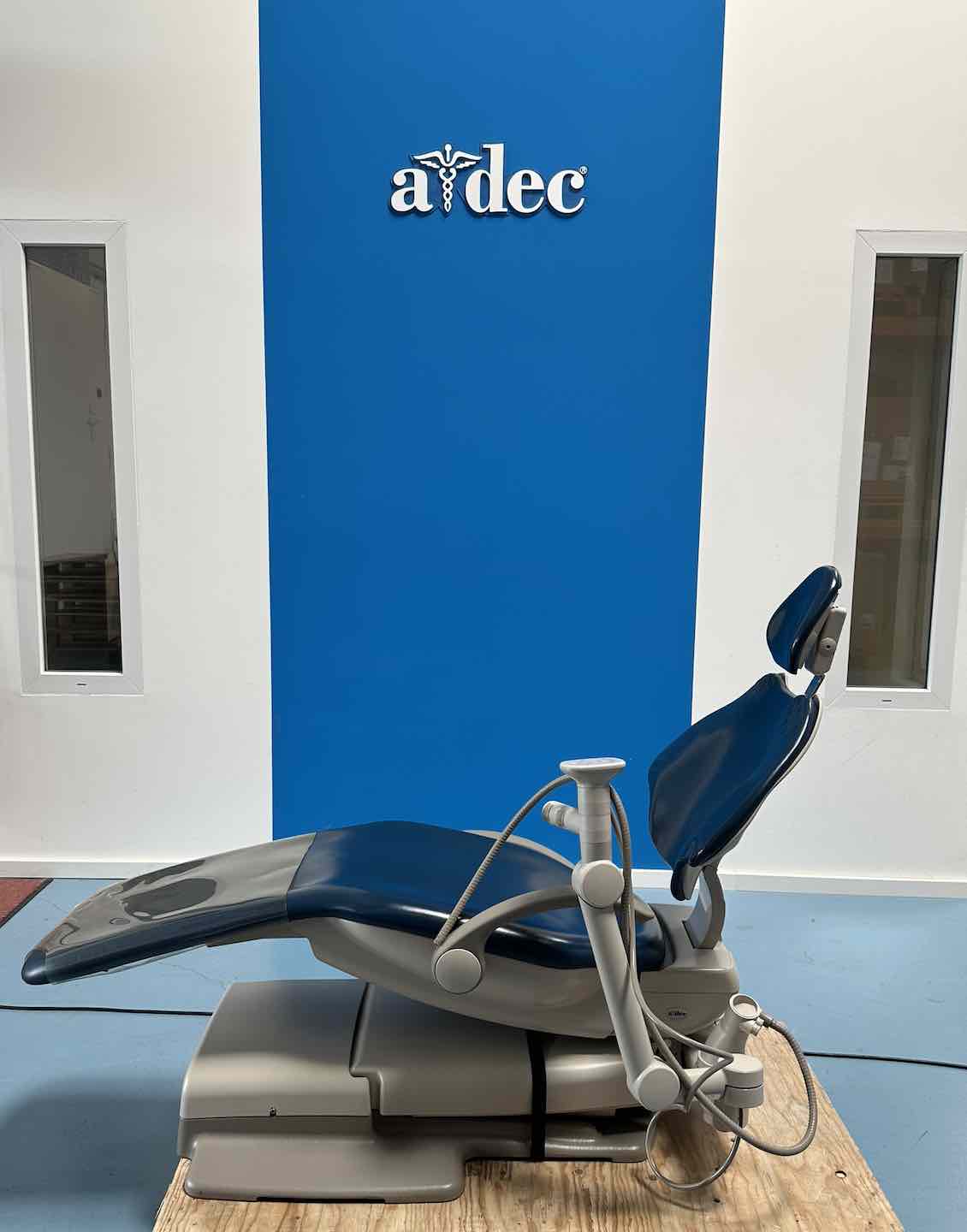 A-dec 500A Behandlungsstuhl ideal für KFO Scanning Abdruckstuhl PZR