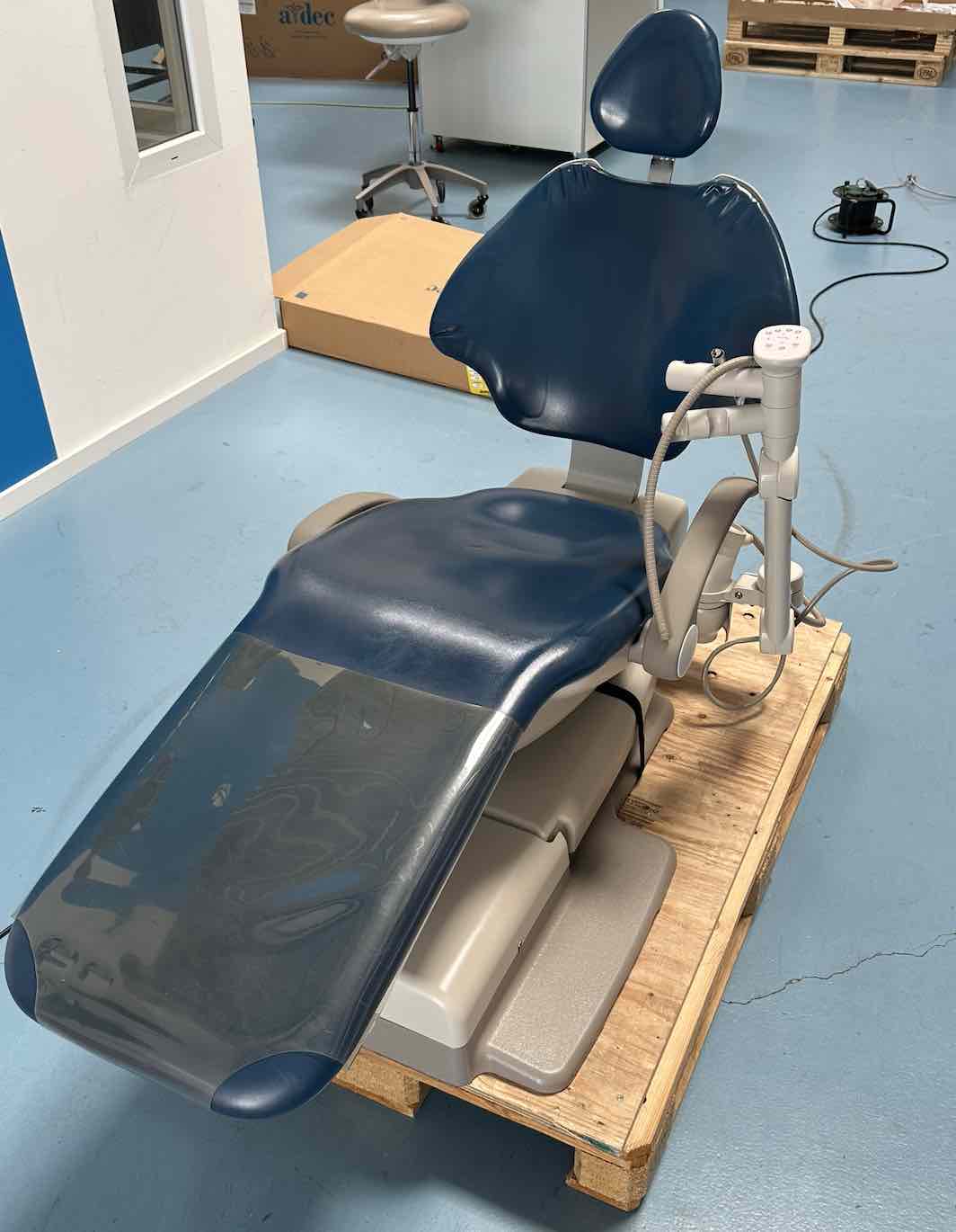 A-dec 500A Behandlungsstuhl ideal für KFO Scanning Abdruckstuhl PZR