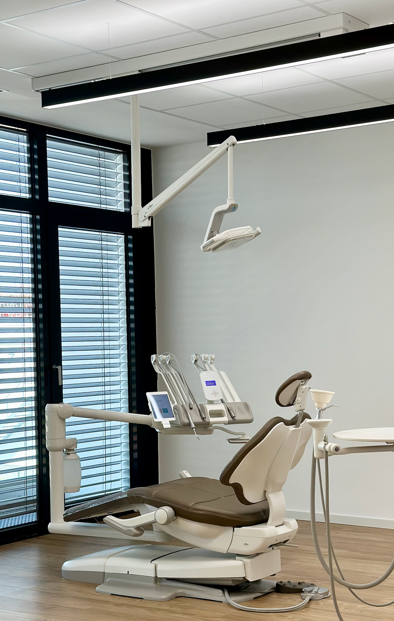 A-dec 577L LED OP-Leuchte Deckenmontage mit Track Mount