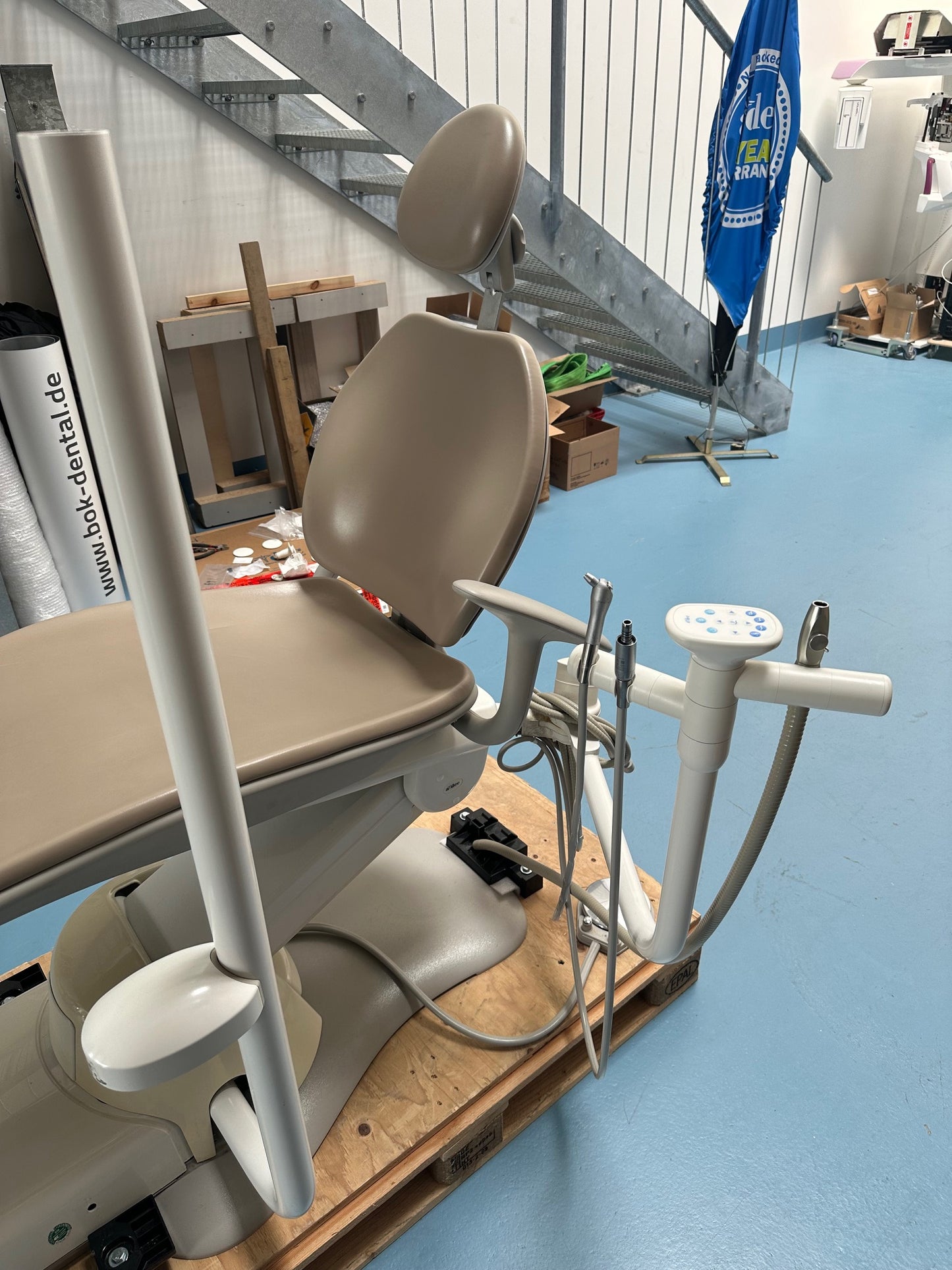 A-dec 300 KFO Behandlungseinheit